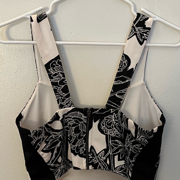 Floral paisley mini skirt from express with matching crop top - Picture 5 of 5